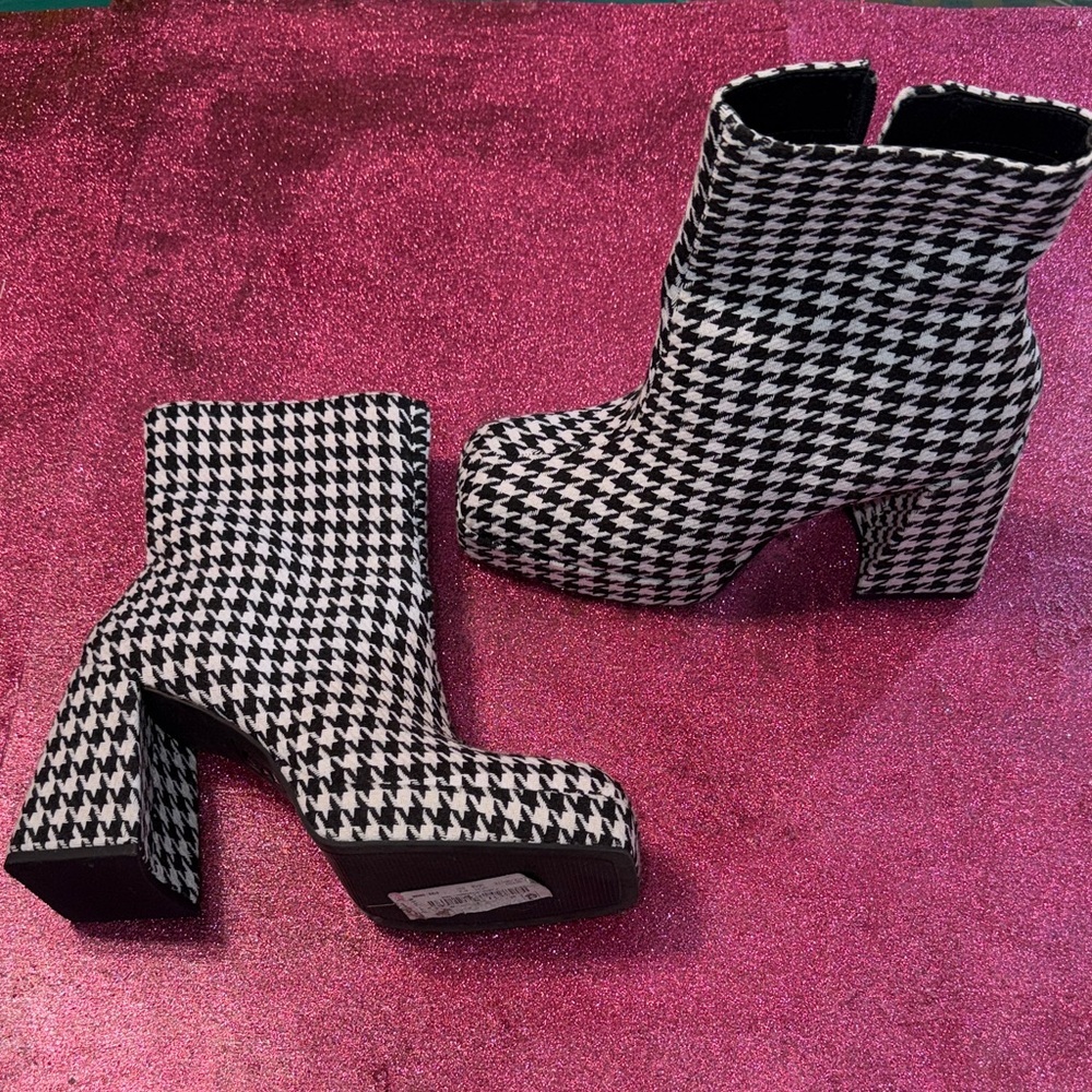 Gianni Bini Black and White Houndstooth Heeled Boots - Picture 4 of 5